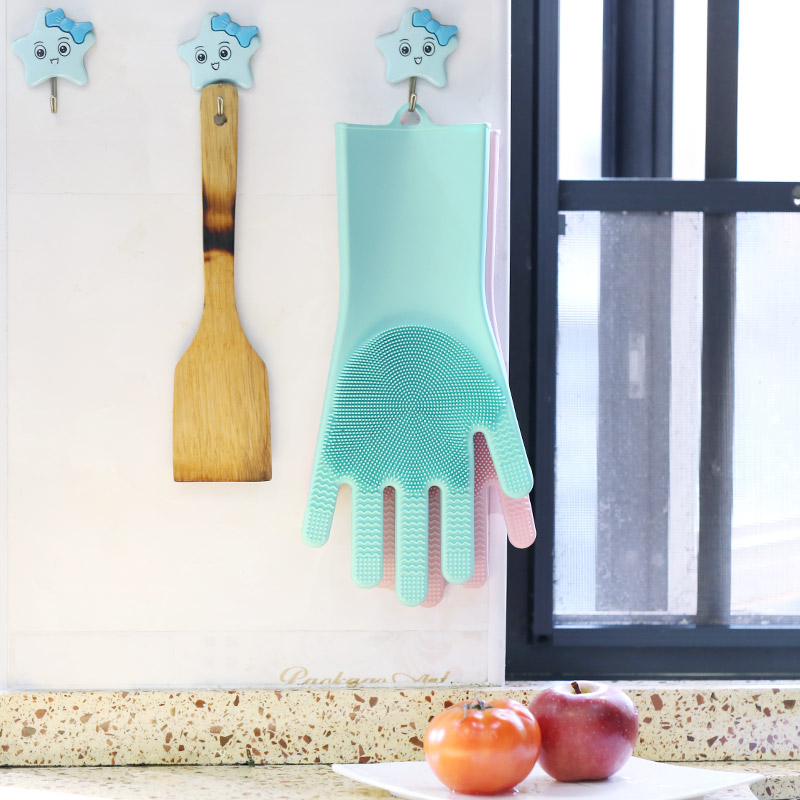 silicone scrubbing gloves