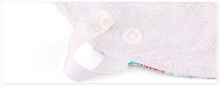 Bib with teether button detail